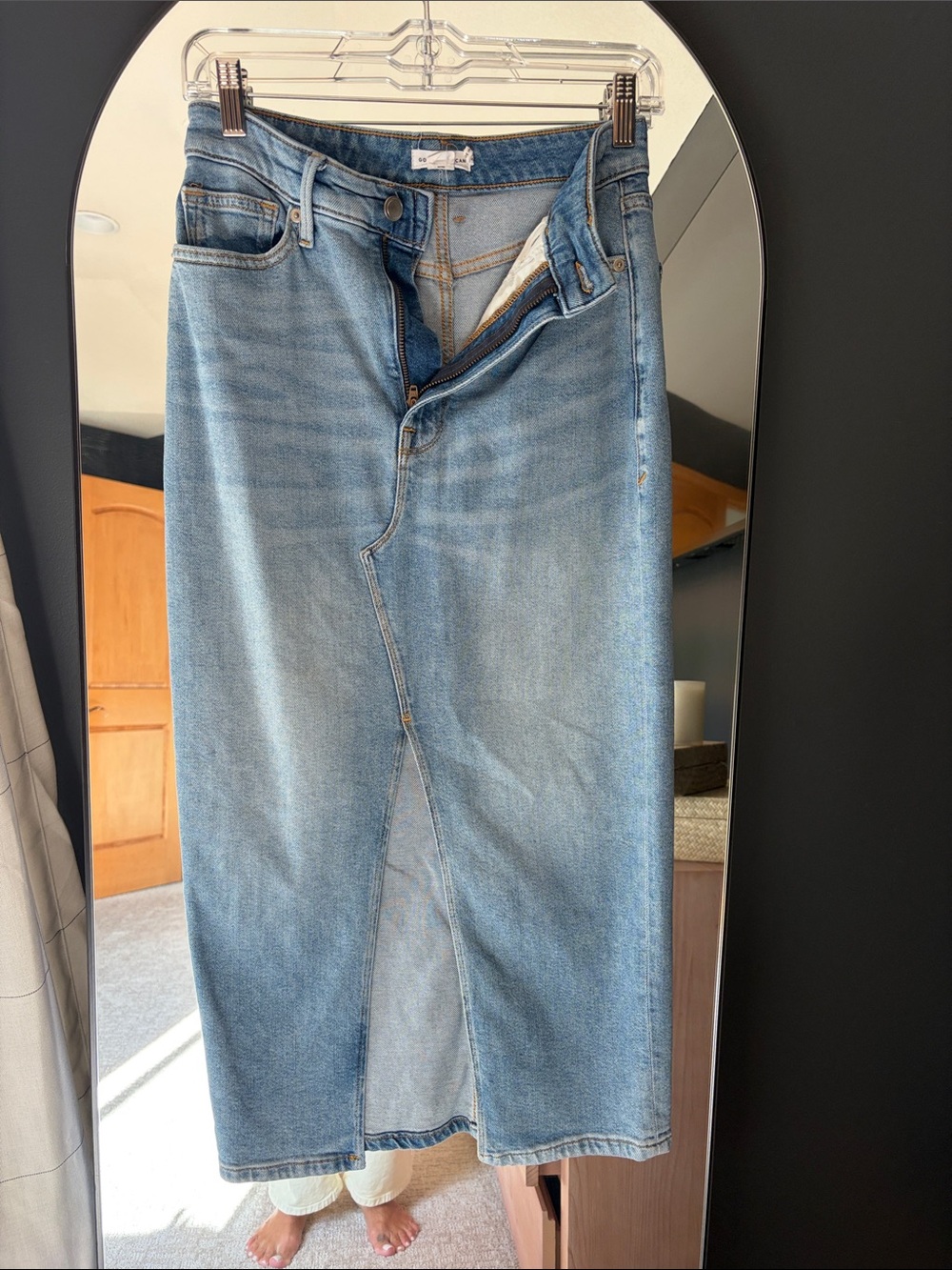 Good American Straight Light Blue Denim Skirt